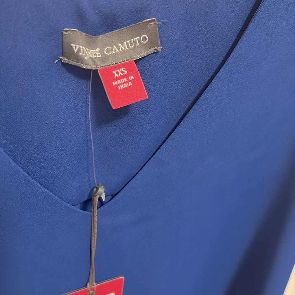 NWT [Vince Camuto] Tiered High Low V-Neck Blouse Twilight Blue Women's Size XXS - Picture 8 of 11